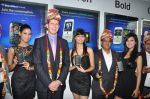 Femina Miss India_s inaugurate Blackberry mobile Store in Delhi on 19th April 2012 (18).JPG